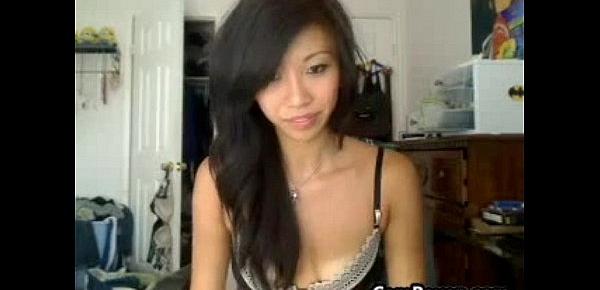 Horny Asian Cutie Squirts